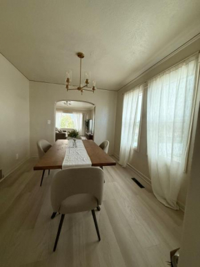 Downtown Gem with Scenic Views Close to Pinnacles National Park